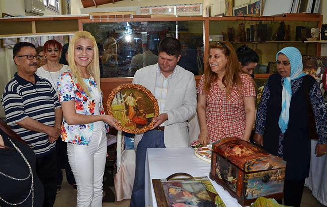 AHEM MD. VE YRD. AHŞAP BOYAMA SERGİSİNDE
